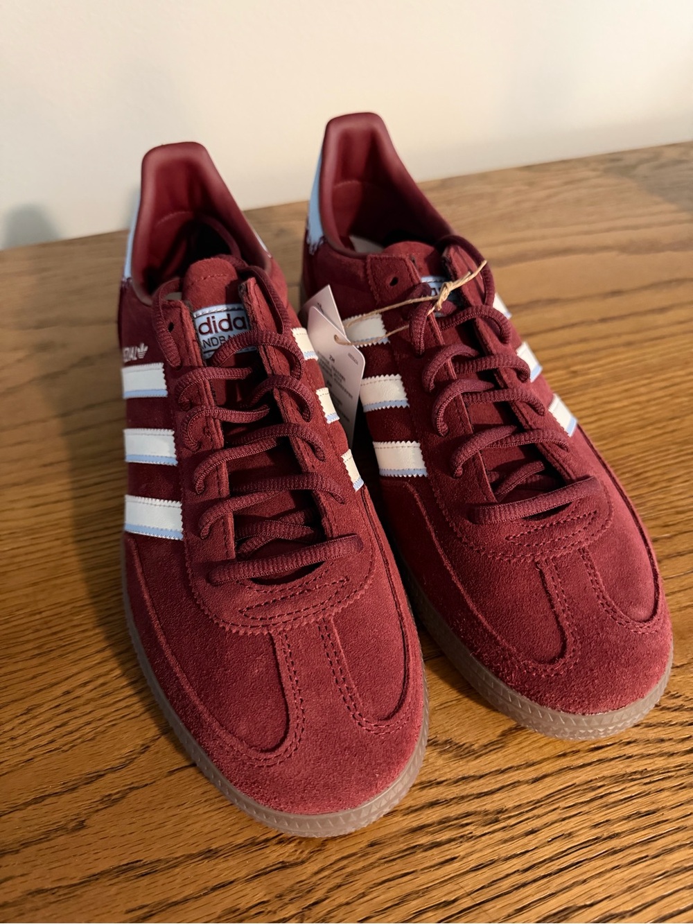 adidas Men’s HANDBALL SPEZIAL Sneakers in Burgundy/White